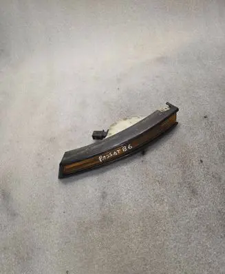 Volkswagen PASSAT B6 Front indicator light 3C0807717