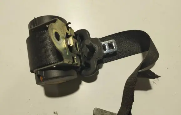 Ford Fiesta Rear seatbelt G4231C 0231C07100
