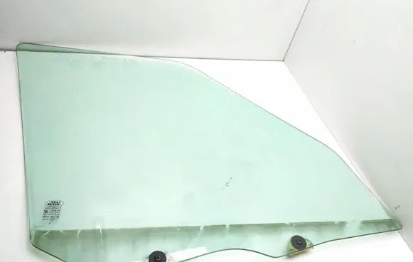 Land Rover Discovery 3 - LR3 Front door window glass four-door