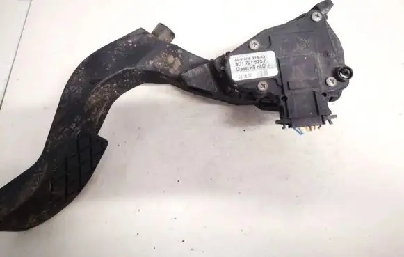 Volkswagen PASSAT B5.5 Accelerator throttle pedal 8d1721523f 6pv00837603