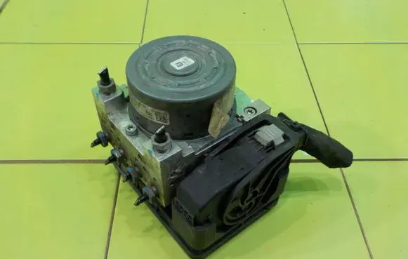 Mercedes-Benz C W205 ABS Pump A2054313612 LICZNI