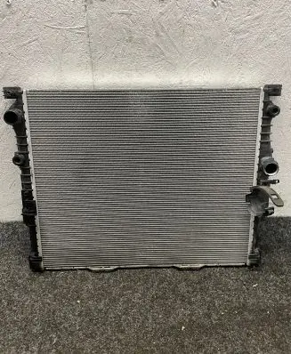 BMW 7 G11 G12 Coolant radiator 8619616