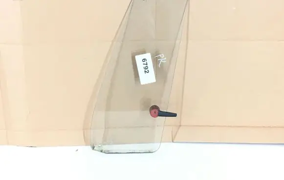Mercedes-Benz Vito Viano W639 Front door vent window glass four-door E143R001026 DOT27M16100AS2