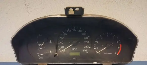 Mazda 626 Speedometer (instrument cluster) FDGE6VD