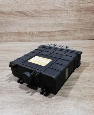 Volkswagen Golf III Engine control unit/module ECU 1H0907311 0261200701
