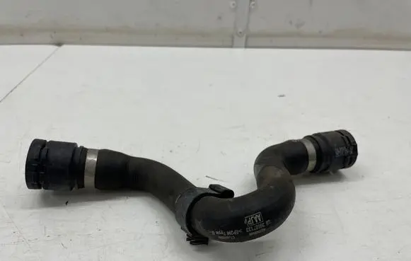 Opel Insignia B Engine coolant pipe/hose 39087133