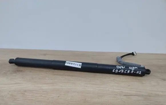 BMW X6 G06 Shock absorber/damper mounting bracket 6913631-02