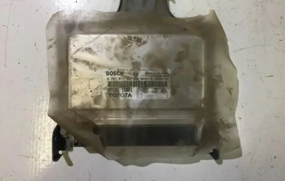 Toyota Yaris Engine control unit/module 0281011651 896610d171