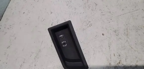 USB socket connector