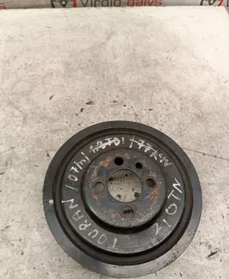 Volkswagen PASSAT B6 Crankshaft pulley 03G105243C