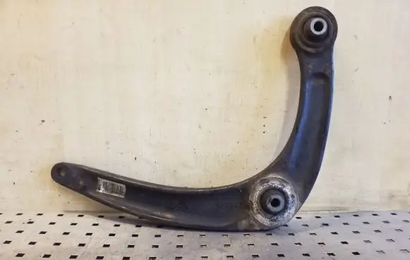 Citroen DS4 Front lower control arm/wishbone 833547