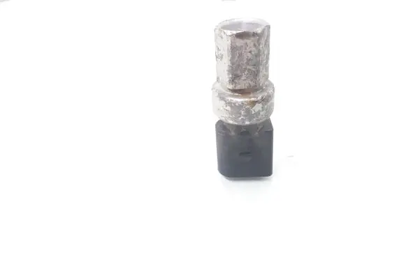Volkswagen PASSAT B6 Air conditioning (A/C) pressure sensor 1JO959126