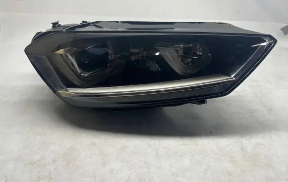 Volkswagen Golf Sportsvan Headlight/headlamp 517941044A