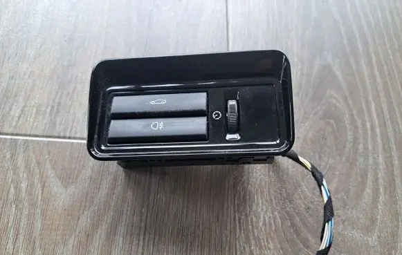 Jaguar XJ X351 Tailgate/boot open switch button AW9311654AA