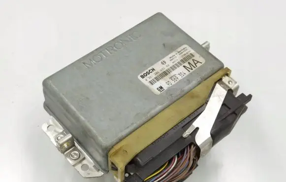 Volvo S40 Engine control unit/module ECU 0261204499 90569354