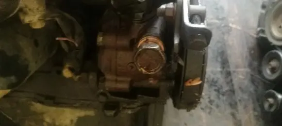 Nissan Almera Power steering pump