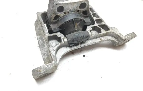 Volvo V40 Engine mount bracket 3M516F012BH 121850037