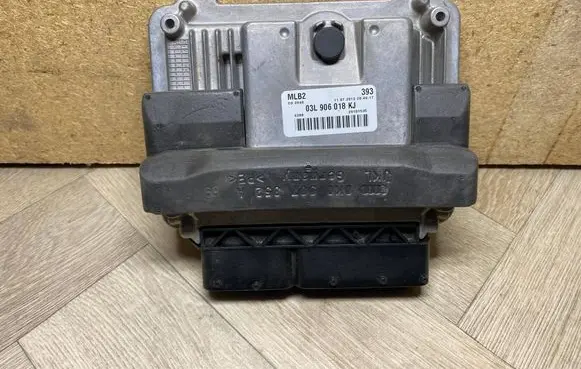 Audi A5 8T 8F Engine control unit/module 03L906018KJ K0907352A