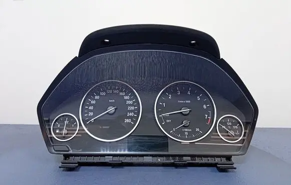 BMW 3 F30 F35 F31 Speedometer (instrument cluster) 8803138