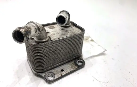 KIA Ceed Engine oil radiator 264102U000