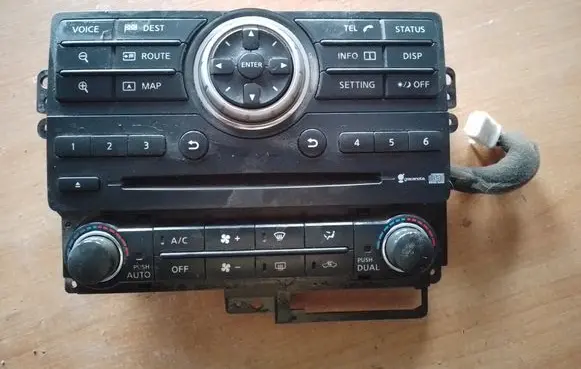 Nissan Pathfinder R51 Climate control unit 283955X00D