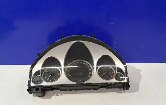 Mercedes-Benz E W212 Speedometer (instrument cluster) A2125409547 A2125401348