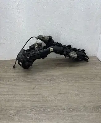 BMW 5 F10 F11 Intake manifold 8513655 8570791