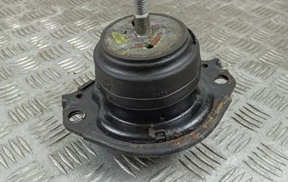 Dodge Durango Engine mount bracket