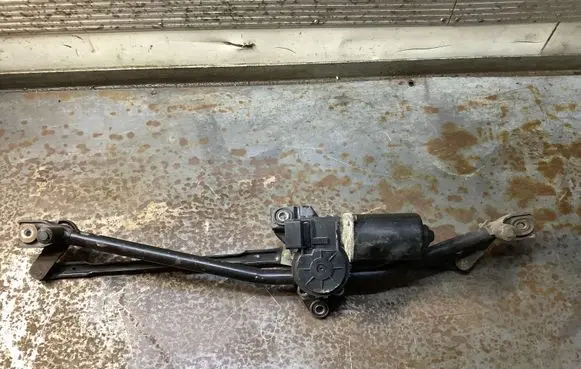 Hyundai Grandeur Front wiper linkage 