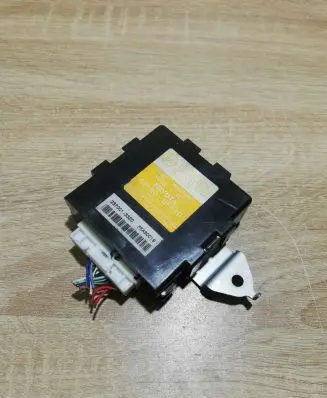 Toyota Corolla Verso AR10 Alarm control unit/module 081900F810