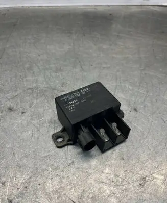 Mercedes-Benz E W210 Charging relay A0025423819 V23132A200X14