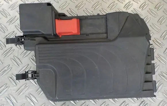 Mercedes-Benz GLA W156 X156 Fuse box cover A2465400182