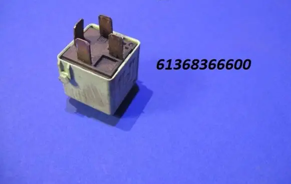 BMW 5 E34 Hazard warning light relay 61368366600