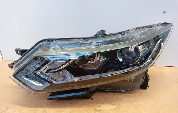 Nissan Qashqai Headlight/headlamp 10019009