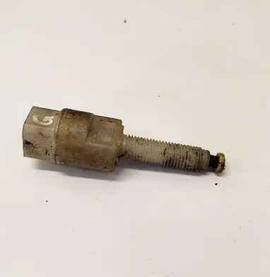 Volkswagen PASSAT B5 Brake pedal sensor switch 4A0945515A