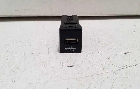 Toyota Corolla E210 E21 USB socket connector 86190F4041