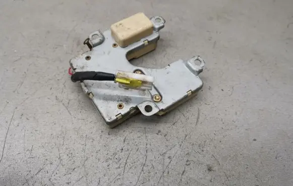 Nissan Almera Other control units/modules 90E00798584 90E007 98584