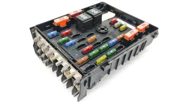 Volkswagen PASSAT B7 Fuse module 3C0937125 6359277 156847