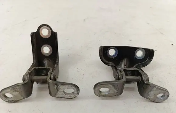 Rear door hinge set