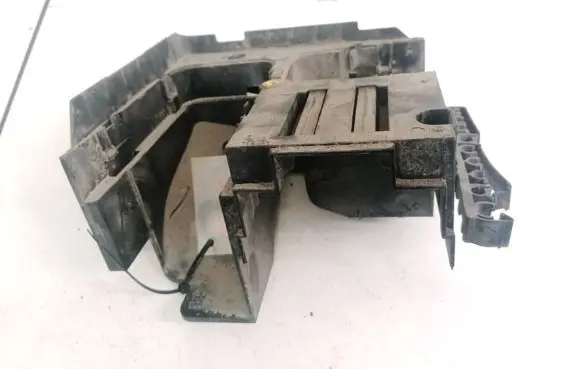 Volkswagen PASSAT B6 Fuse box cover 1K0907361B