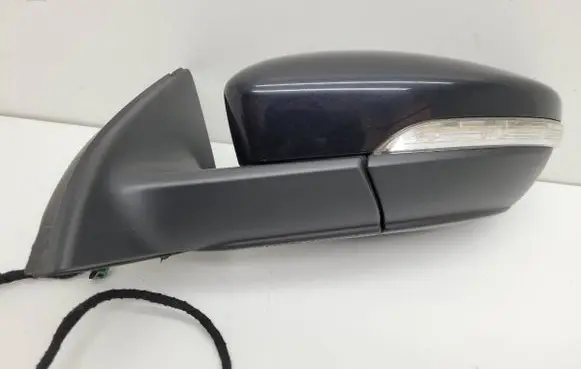 Volkswagen PASSAT B7 Front door electric wing mirror 3C0857933A