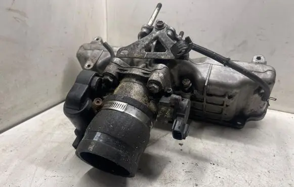 Toyota Avensis T250 Intake manifold 171110R010