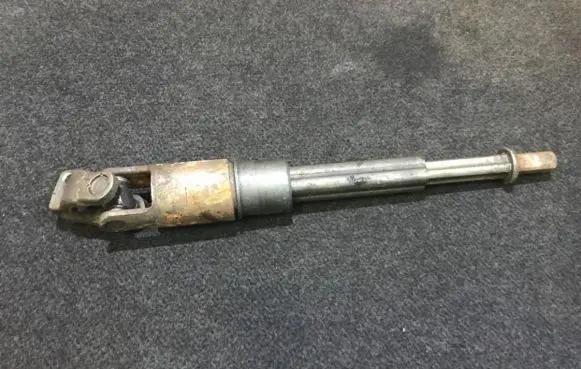 Chrysler Voyager Steering column universal joint