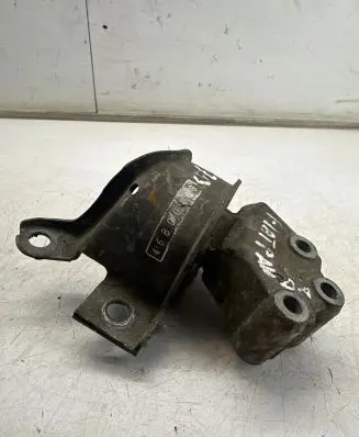 Fiat Panda II Engine mount bracket