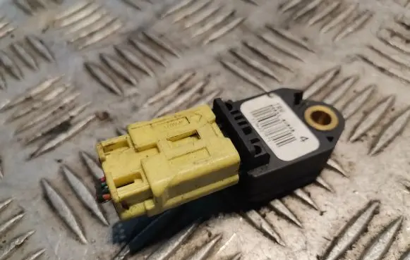 Lexus IS 220D-250-350 Airbag deployment crash/impact sensor 898310W040