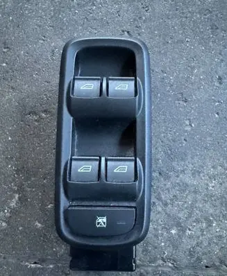 Ford Ecosport Quarter vent window switch CN15-14A132-CC