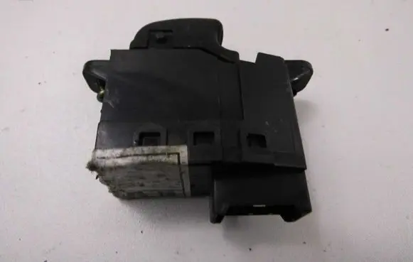 Hyundai Santa Fe Electric window control switch 