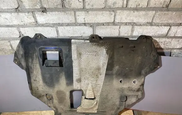 Ford Focus Engine splash shield/under tray F1F17H403AA