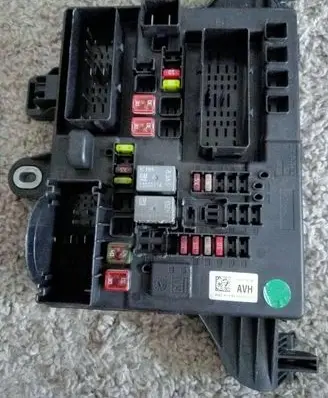 Opel Insignia A Fuse module 22737766