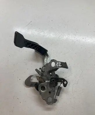 Peugeot 5008 Engine bonnet (hood) release handle